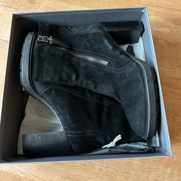 NWOT Aquatalia Black Ilenia Suede Ankle Boots - Picture 7 of 9